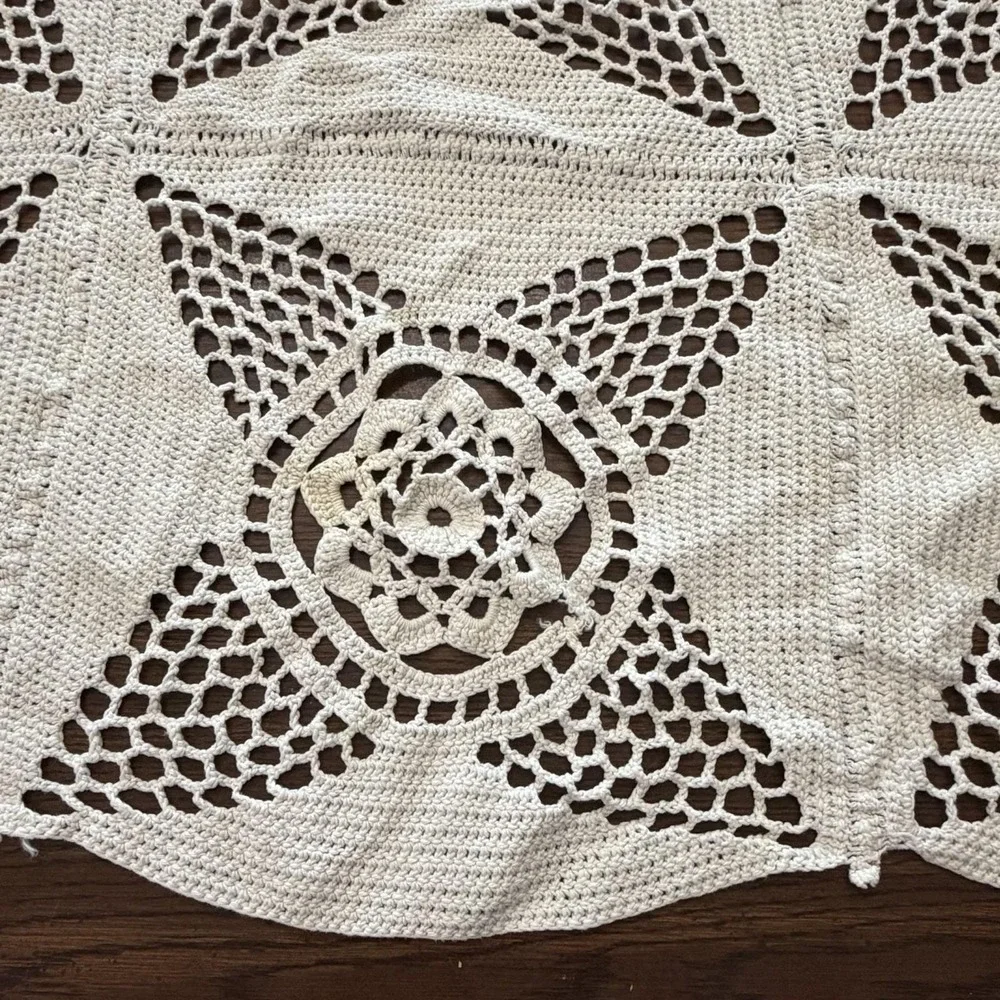 Vintage Handmade Crochet Table Topper 37x34 Floral Medallion Read Description